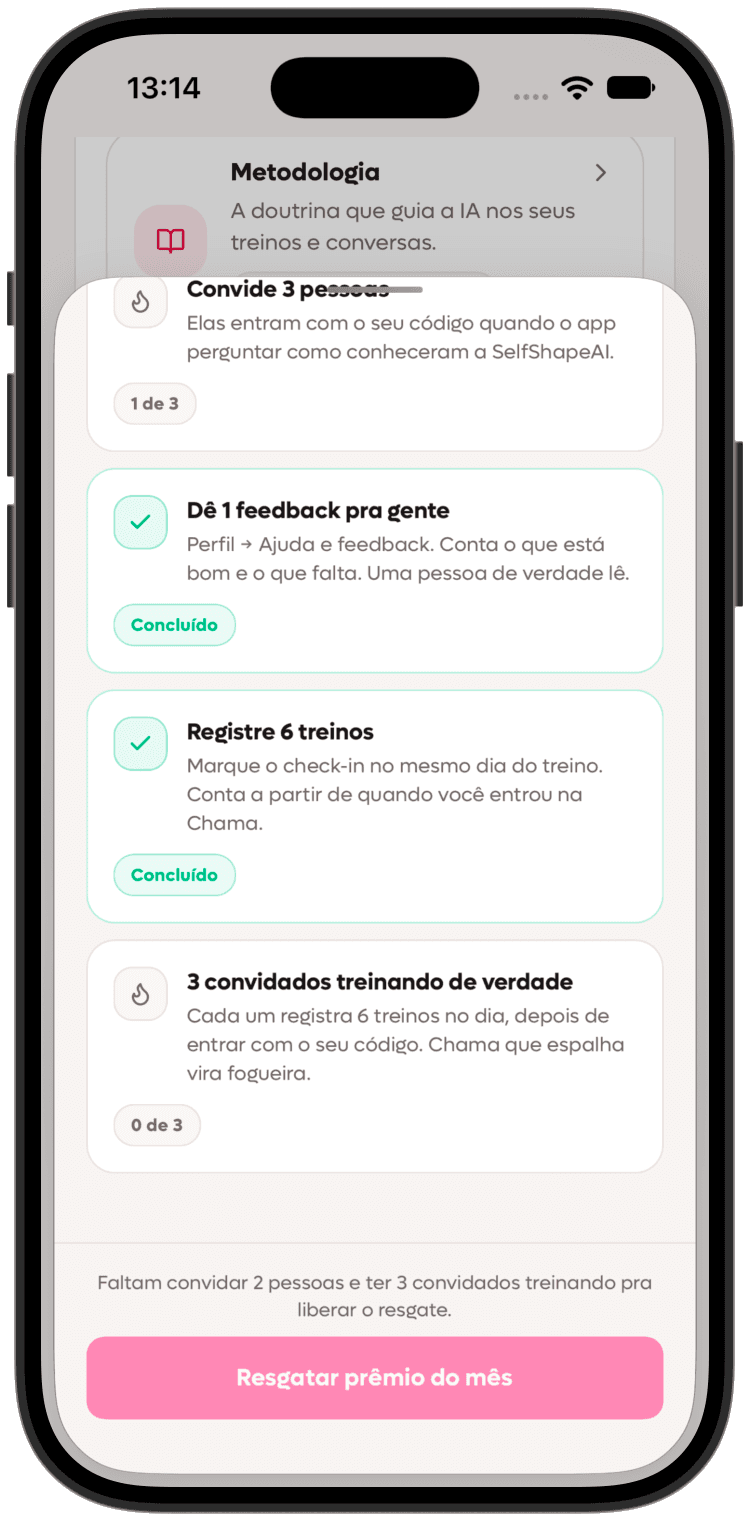 Tela da Chama Coletiva dentro da moldura do iPhone mostrando as conquistas de feedback, seis treinos e três convidados treinando, com a orientação do que falta para resgatar.