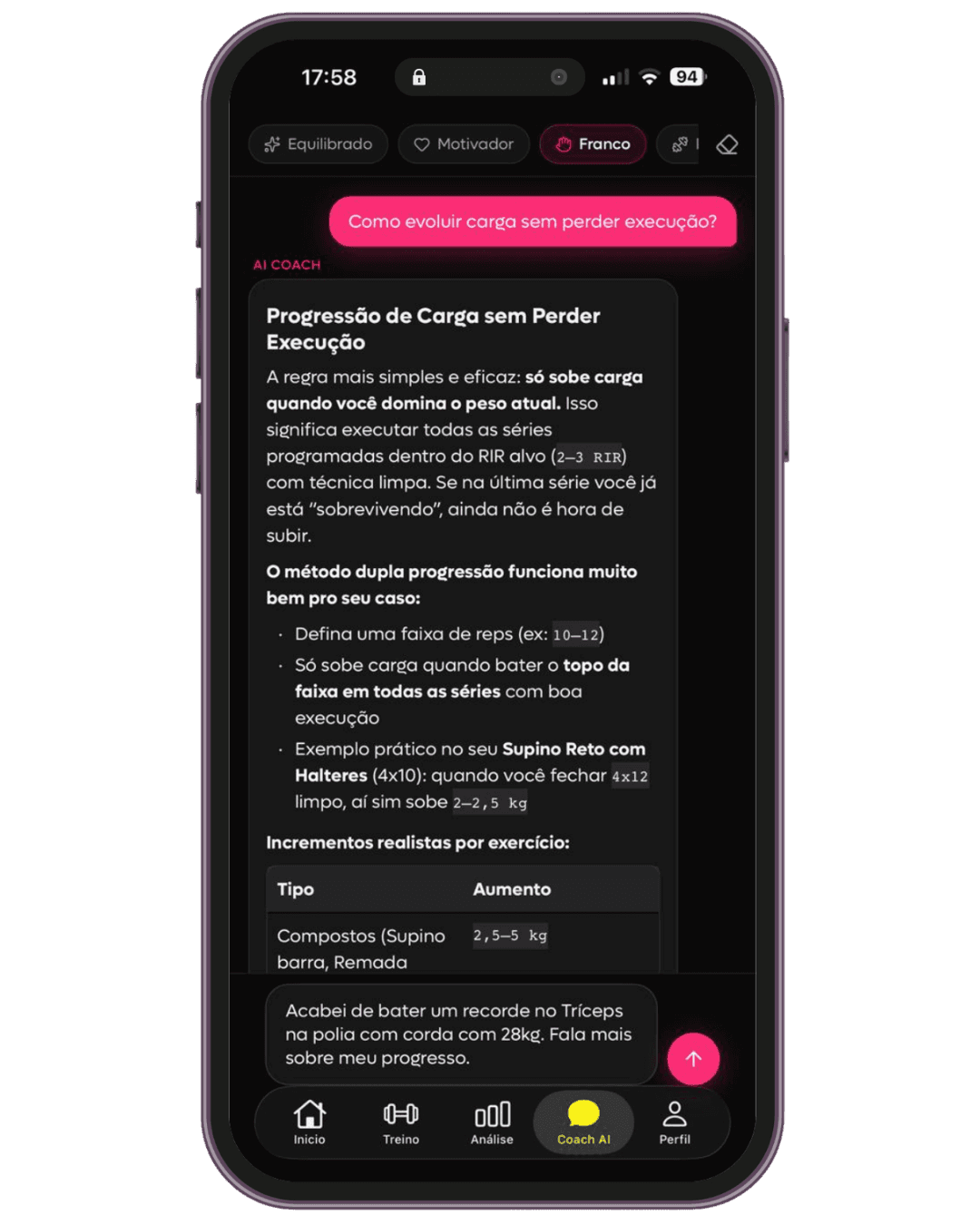 Conversa com o AI Coach no modo escuro sobre progressão de carga e execução
